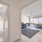 Appartement Spacieux 3 Pièces Avec Piscine Et Tennis Antibes
